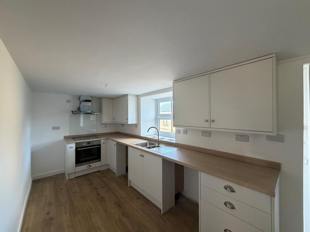 Apartment in Truro - View 3