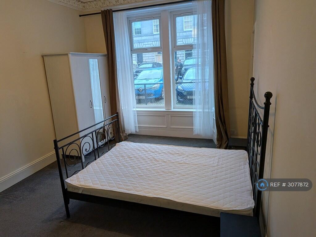 Apartment in Edinburgh - More