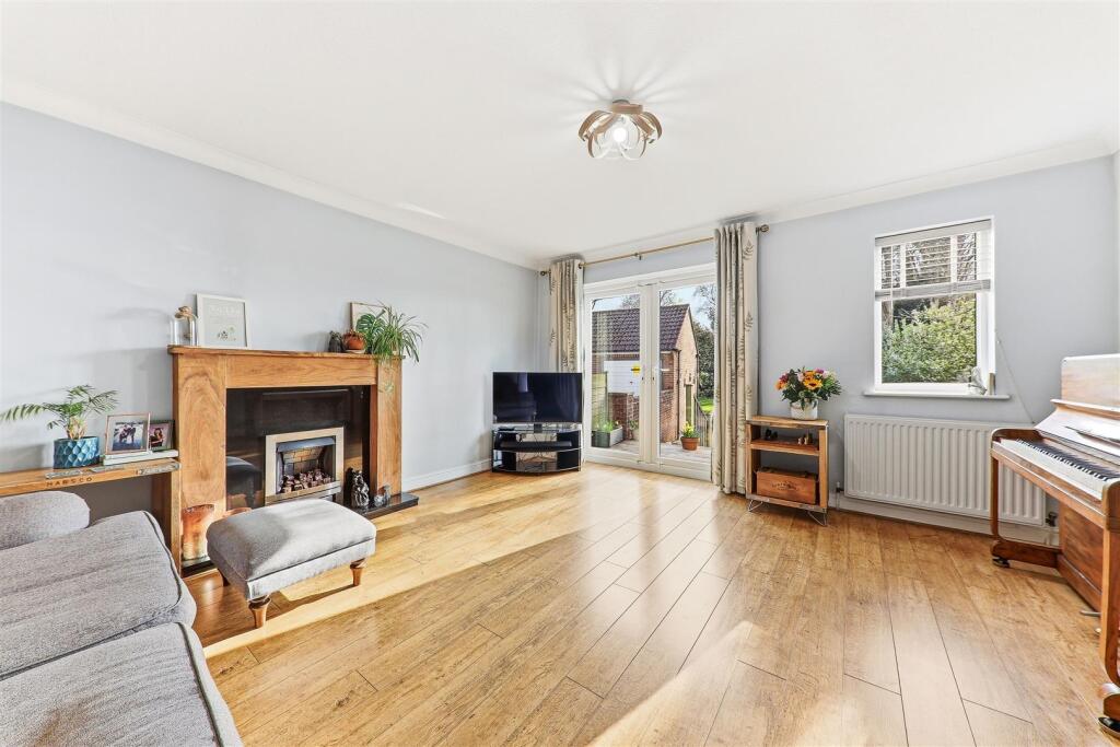 House in Leeds, West Yorkshire - View 3