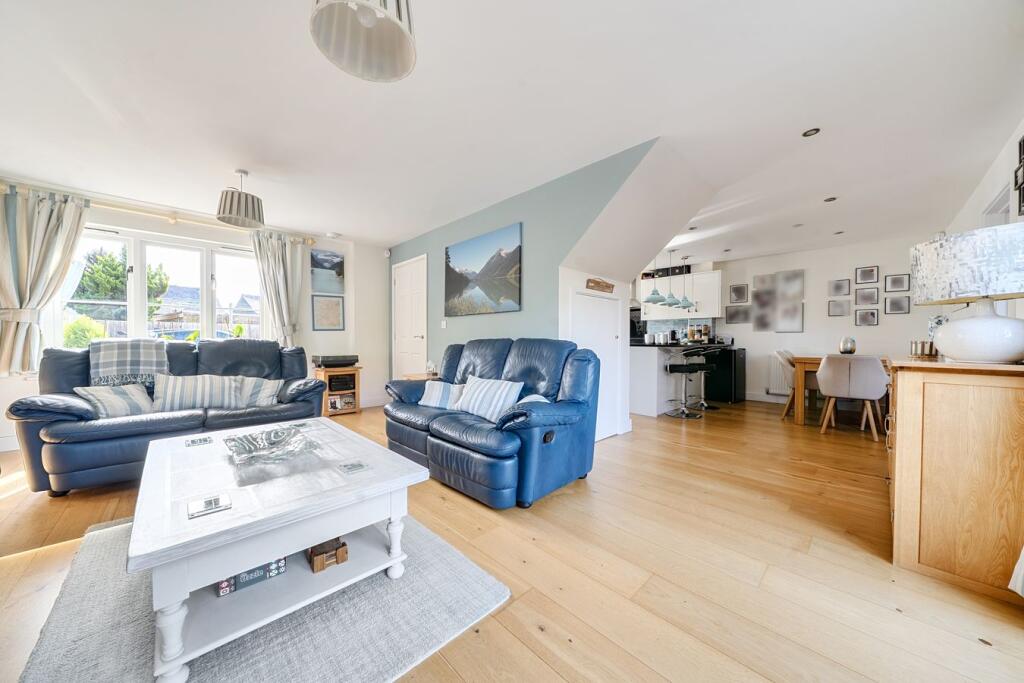 House in Luton - More