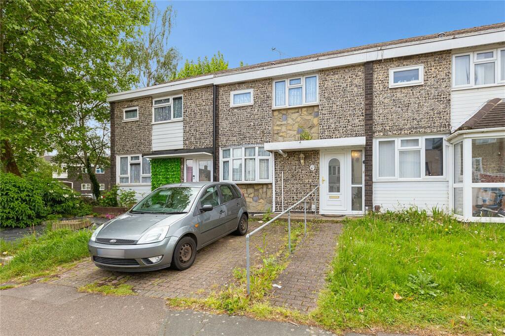 Main image of property: The Gore, Basildon, Essex, SS14