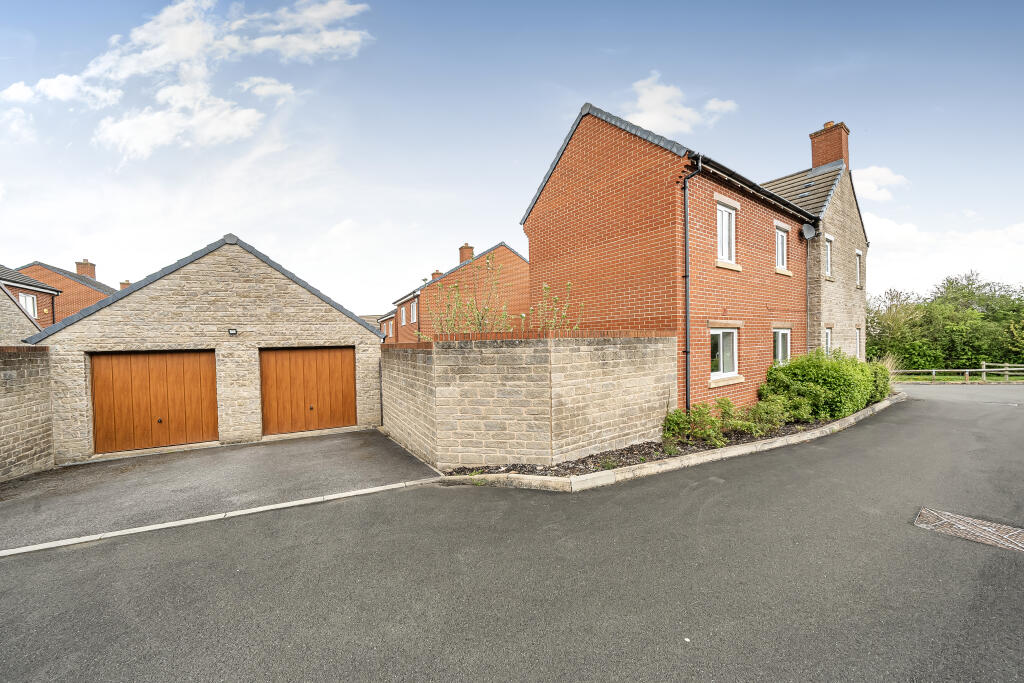 Main image of property: Dew Pond Close, Purton, SN5