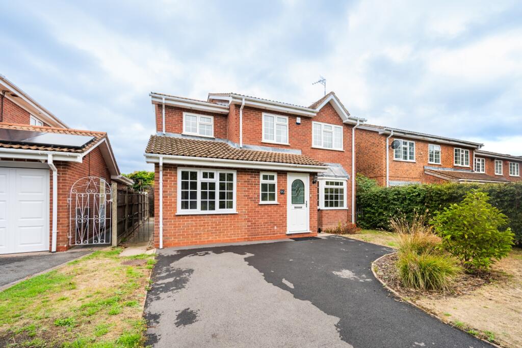 Main image of property: 90 Stanbrook Road, Monkspath, Solihull B90 4US