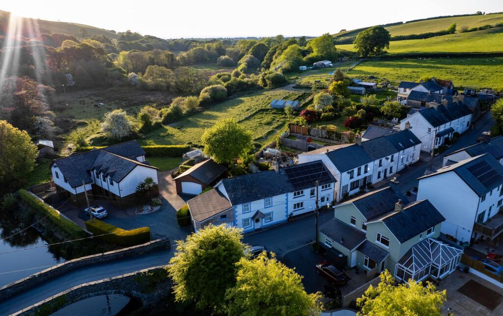Main image of property: Yr Hen Efail, Dol-Y-Bont, Borth, SY24