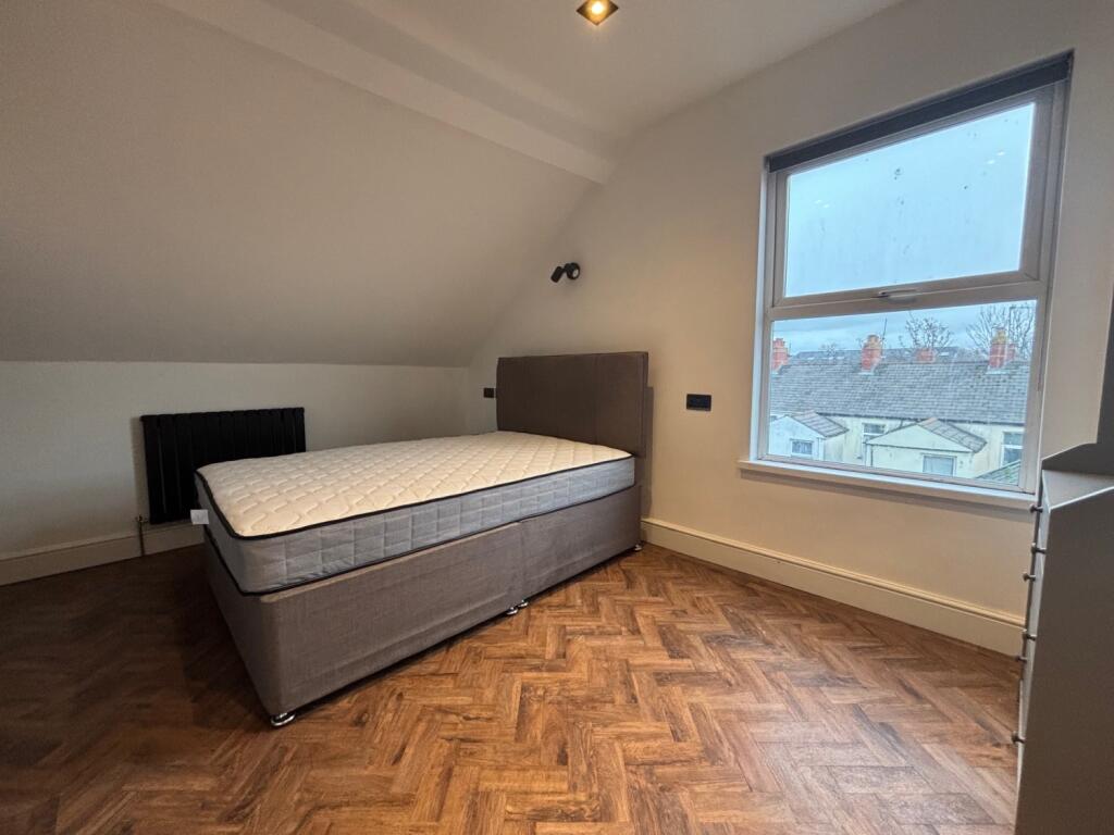 Apartment in Cardiff, Maindy, Cathays - View 3
