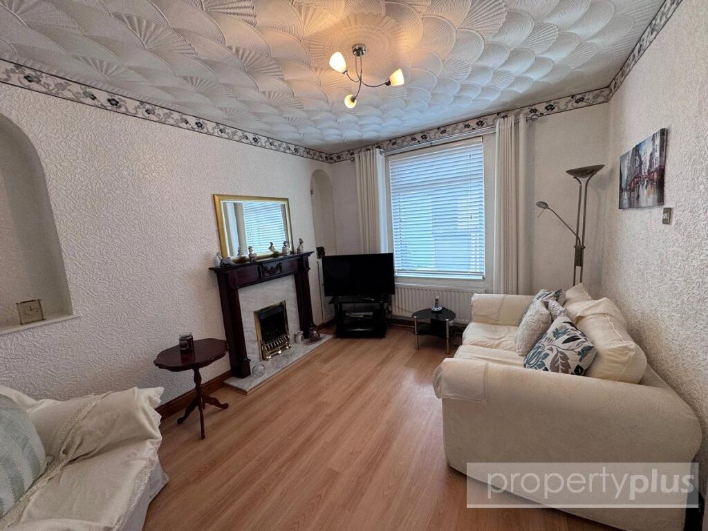 House in Cardiff, Trealaw - View 5