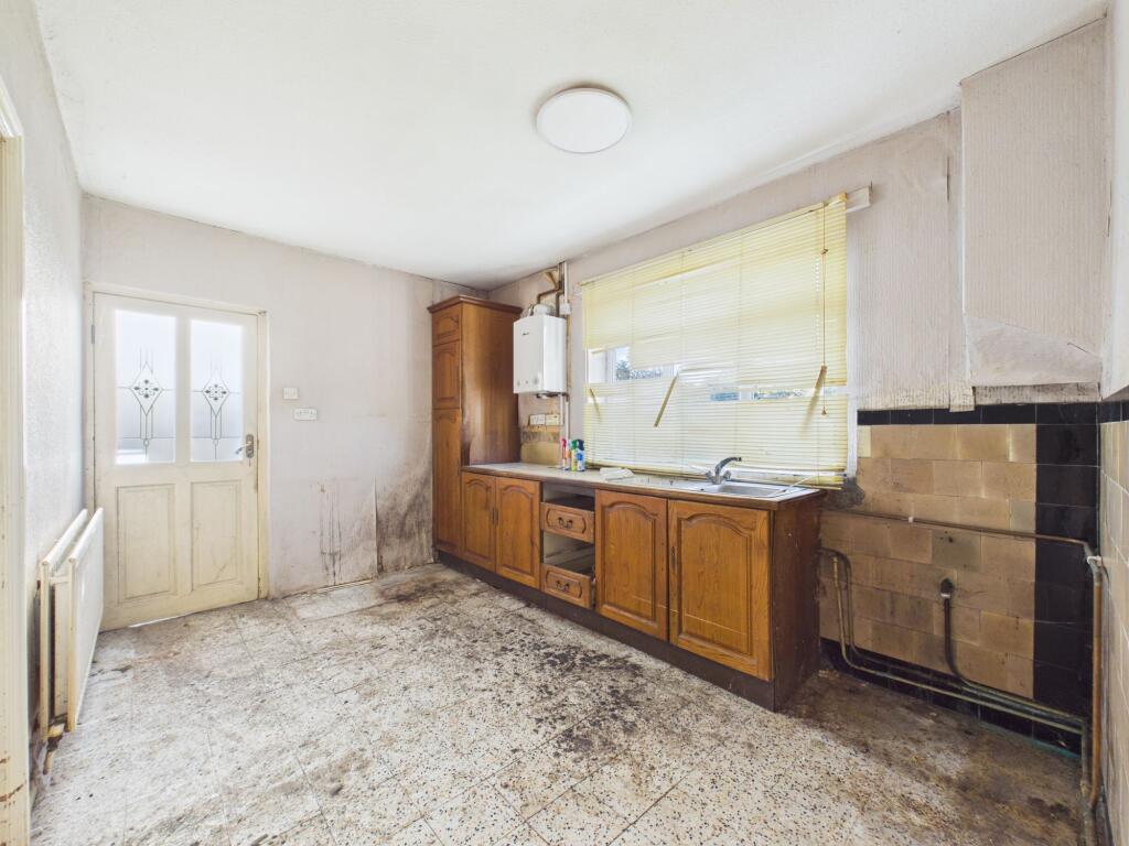 House in Ashfield, Sutton in Ashfield, Nottinghamshire - View 5