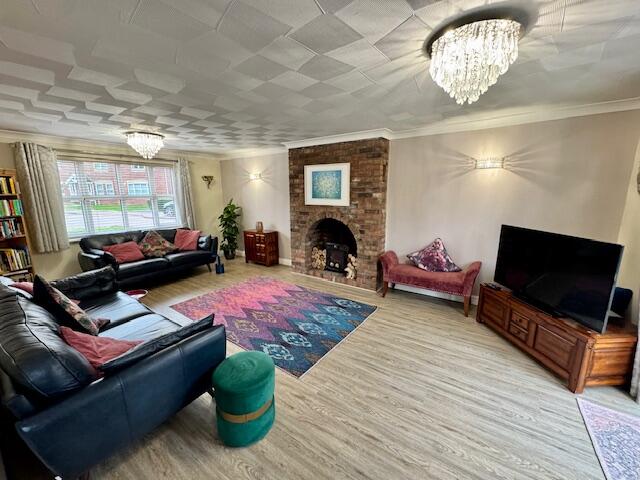 House in Lincoln - More