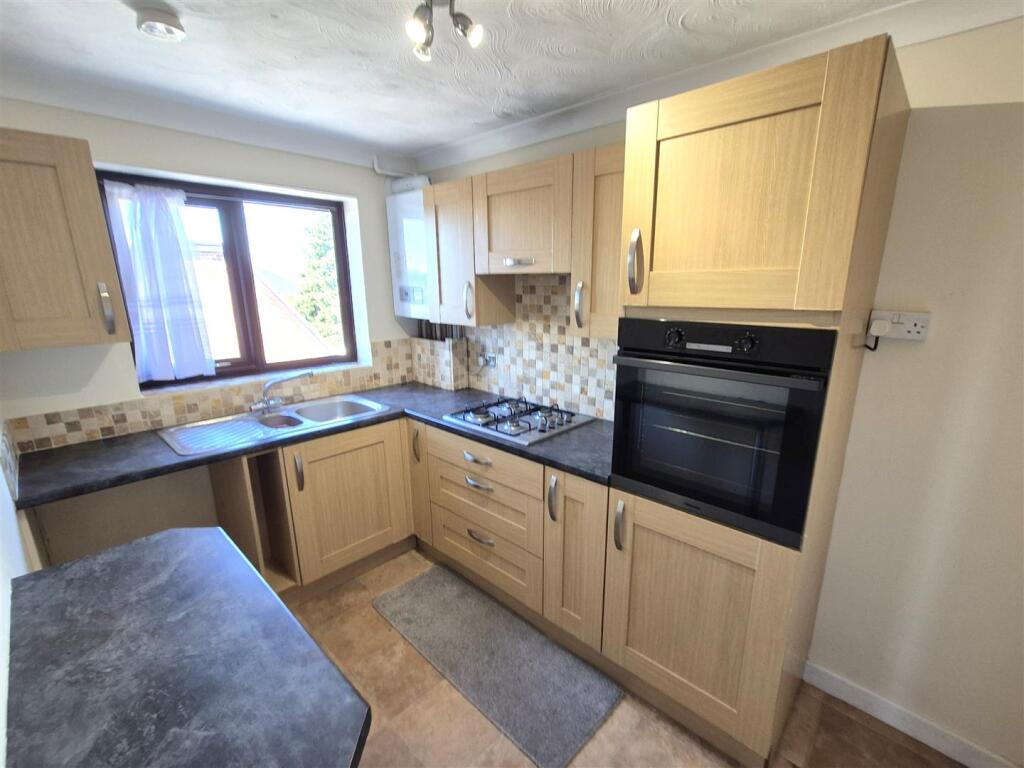 Apartment in Poole, Upper Parkstone - View 4