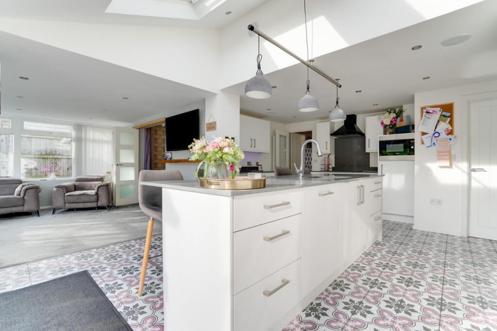 Winchcombe, Holmwood Avenue, Kidderminster, DY11 - Więcej