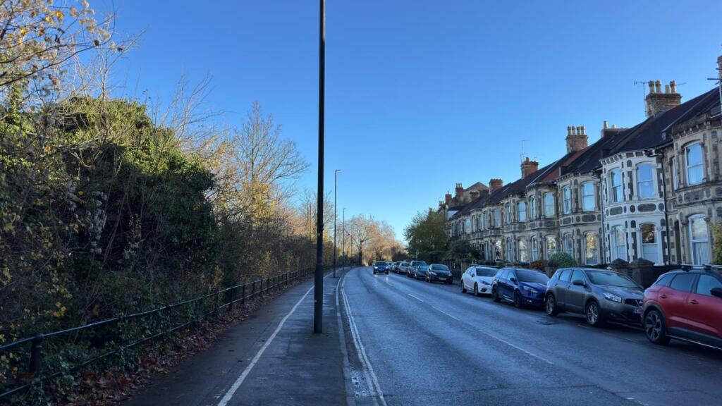 6 bedroom terraced house for rent