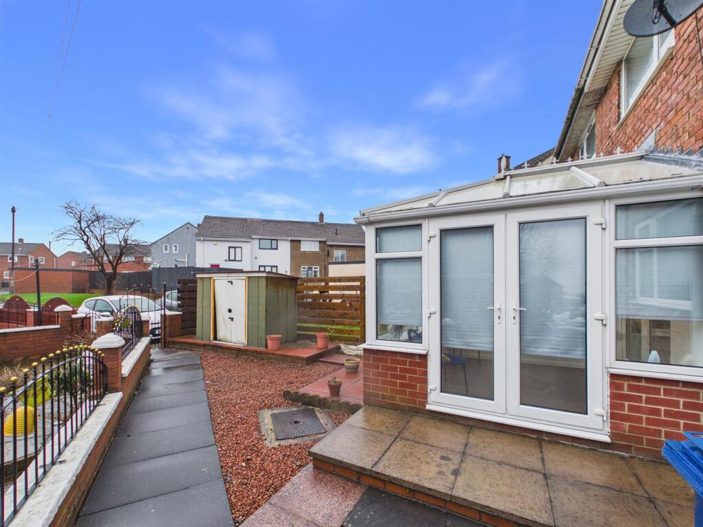 Wealcroft, Leam Lane, Gateshead photo 4