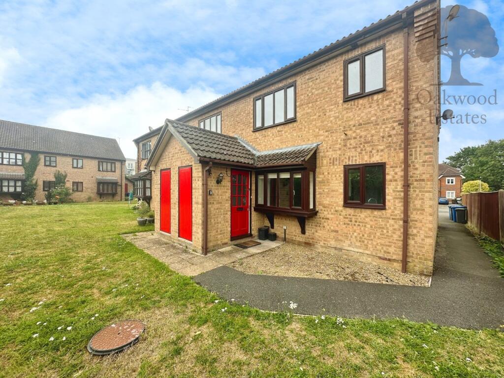Main image of property: Simpson Close, Maidenhead, SL6