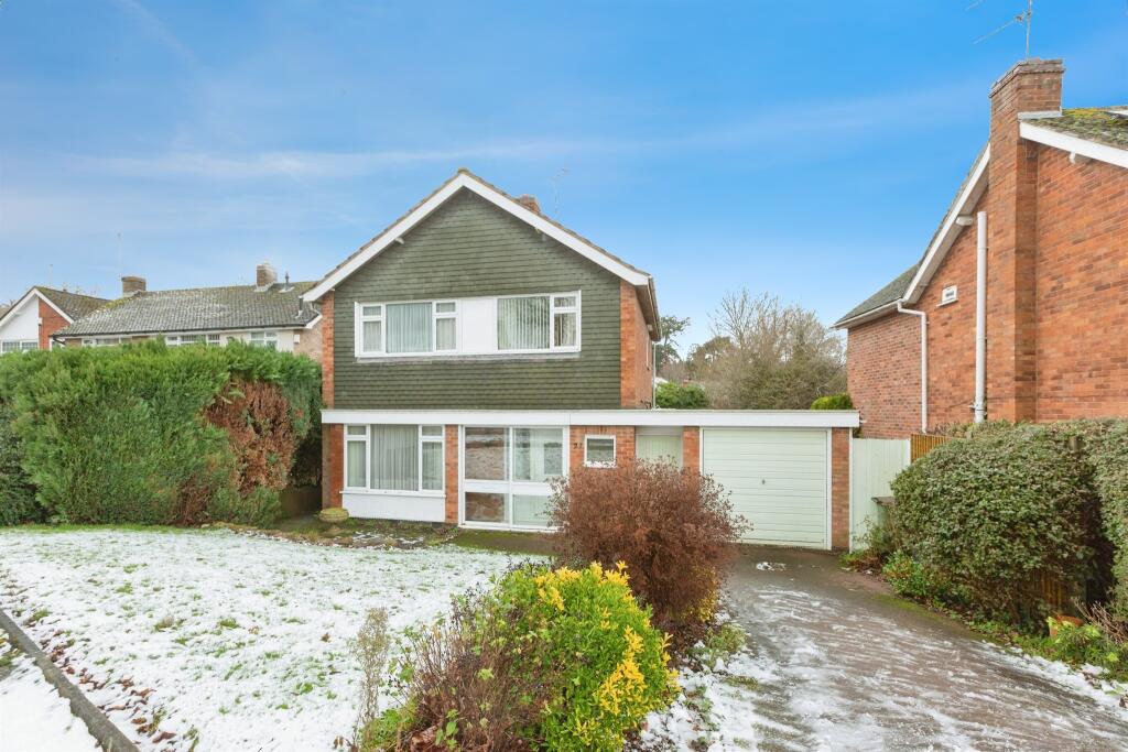 3-bed detached on Beech Road, Oadby, Leicester, £350,000