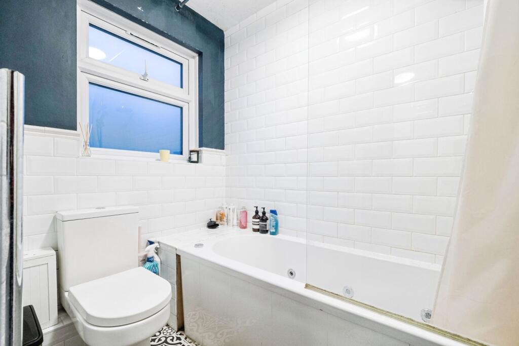 House in London, Beckton - View 4