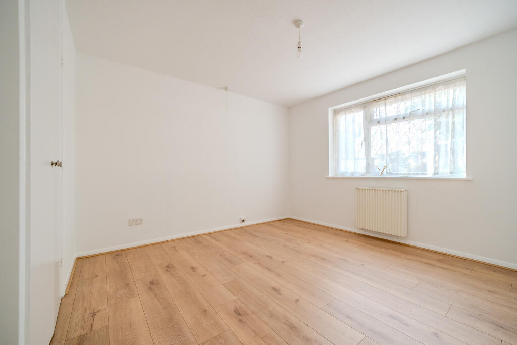 Apartment in Eastbourne, East Sussex - More