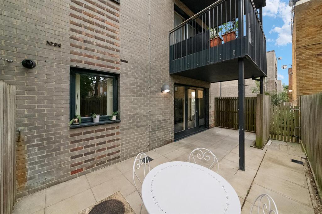 Apartment in London - View 5