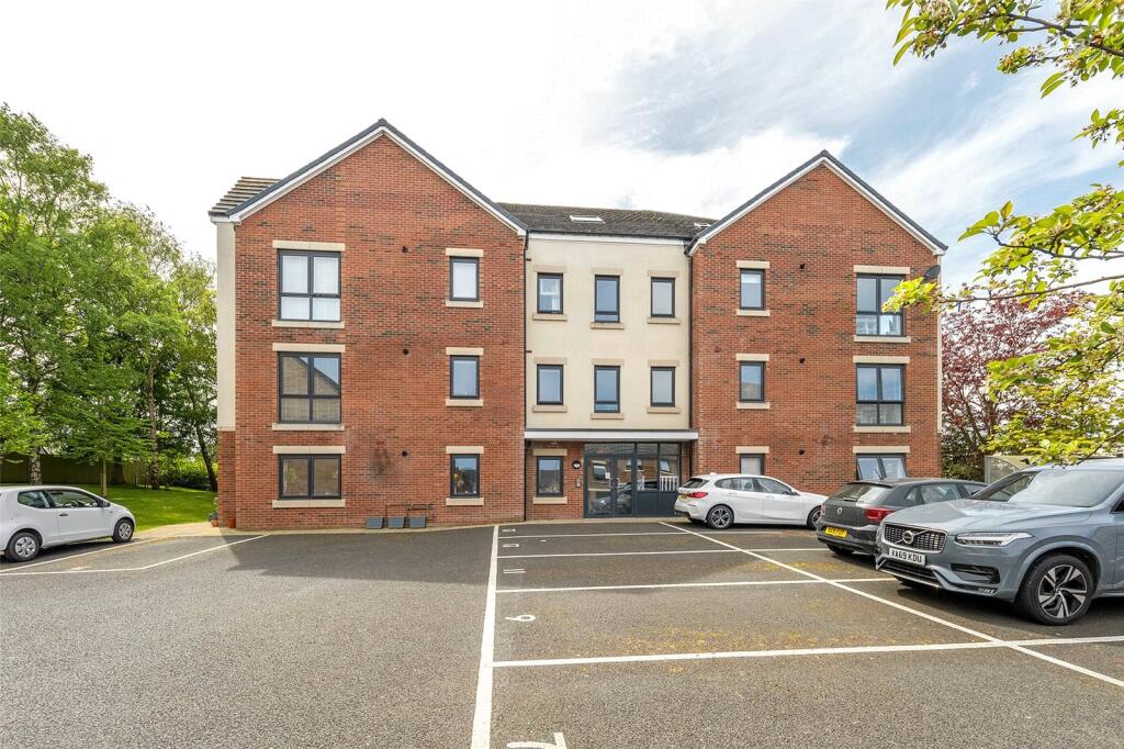 2-bed flat on Aston Court, Horseshoe Way, Morpeth, NE61, £170,000