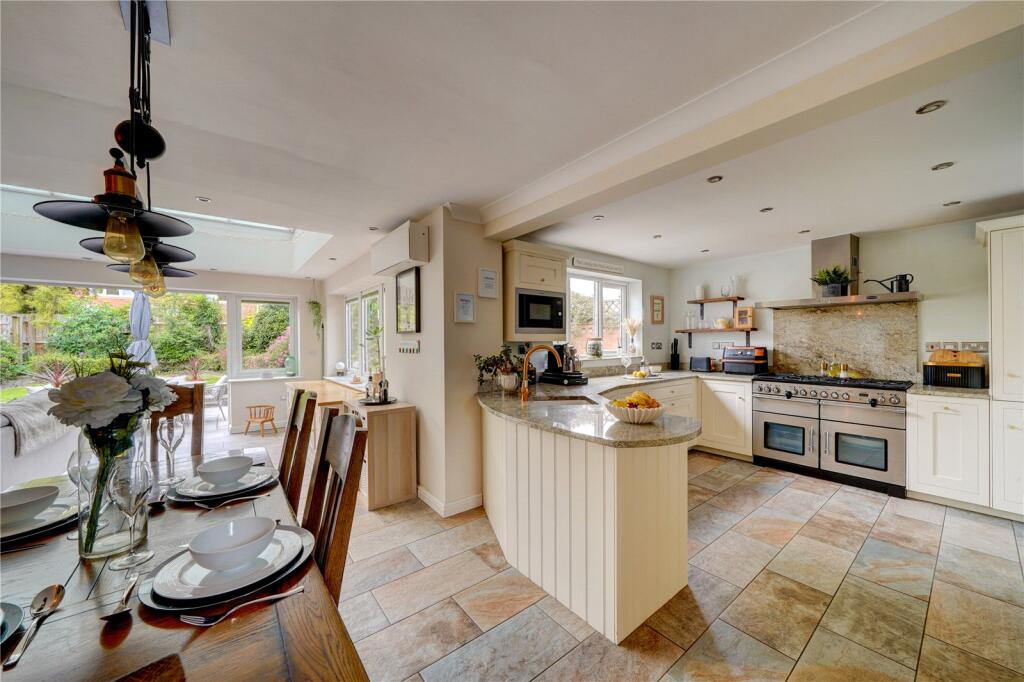 House in Wychavon, Droitwich Spa - View 3