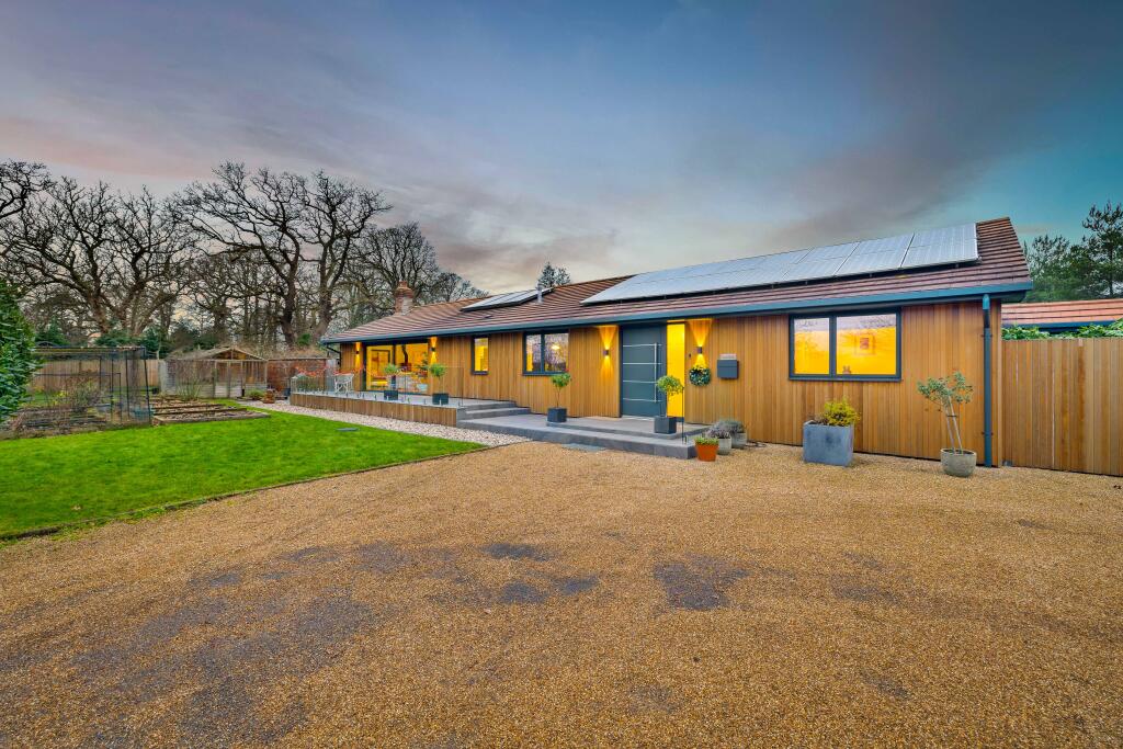 Main image of property: Ref: SM - Reigate Road, Hookwood, RH6 0HH