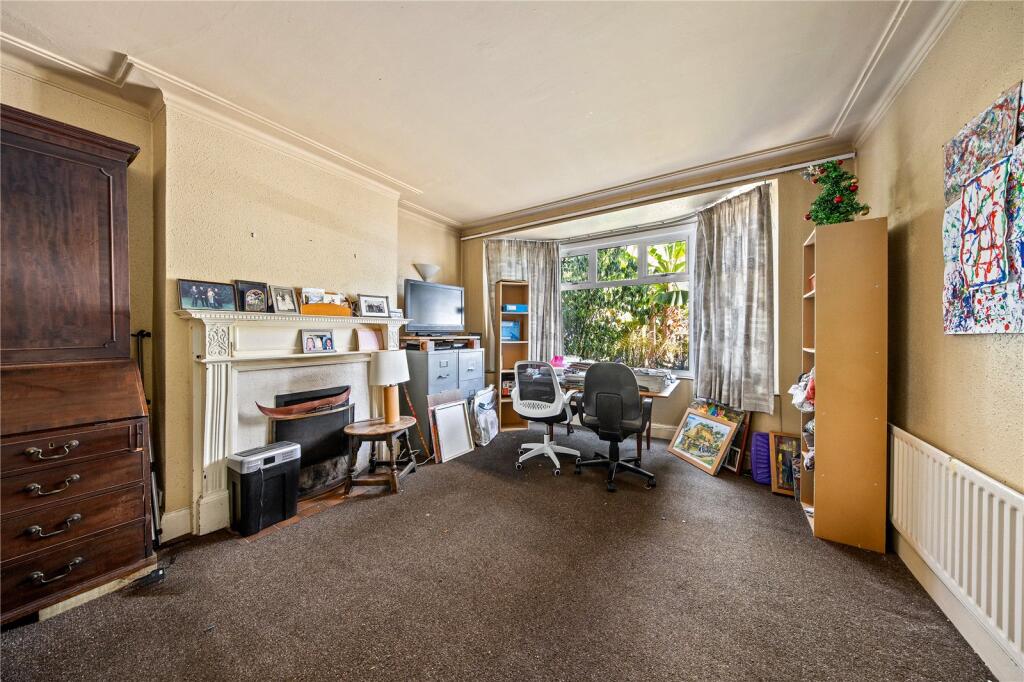 House in Twickenham - View 3