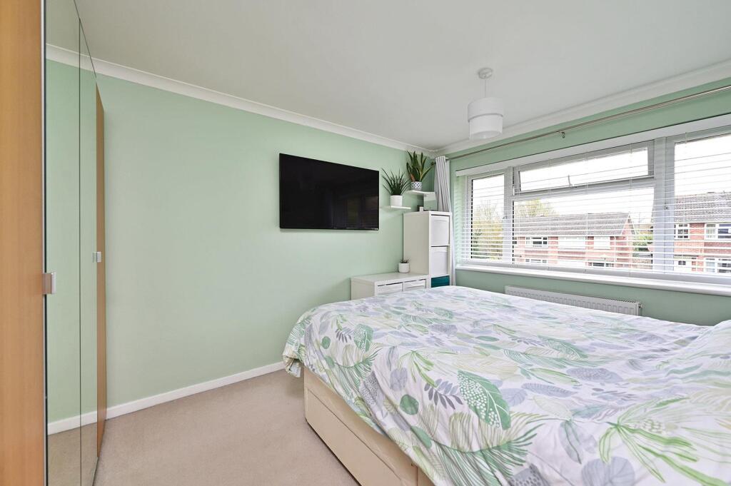 House in Basingstoke and Deane, Basingstoke - More