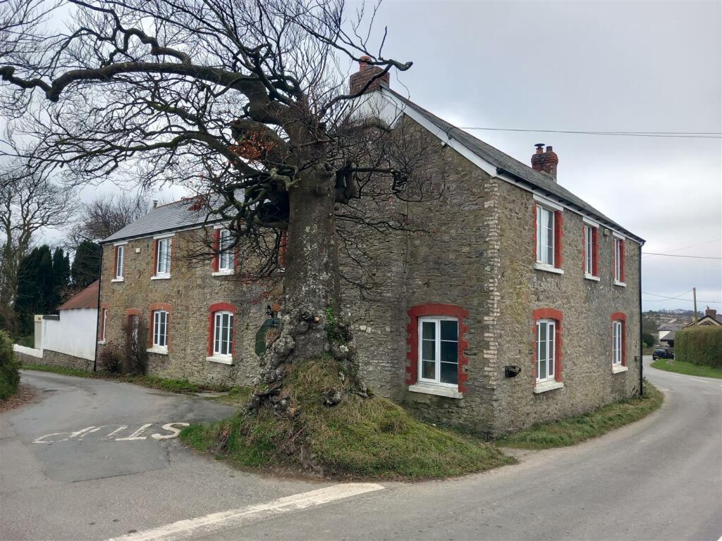 7-bed detached on 20a Fore Street, £350,000