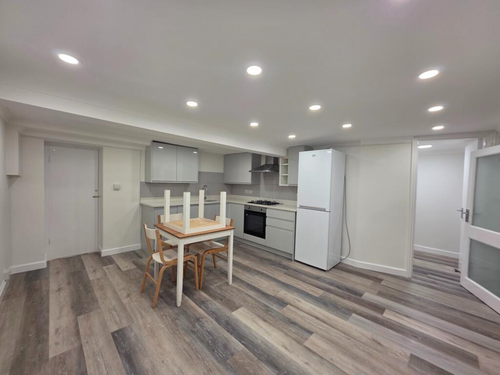 Apartment in London, Kensington - View 5