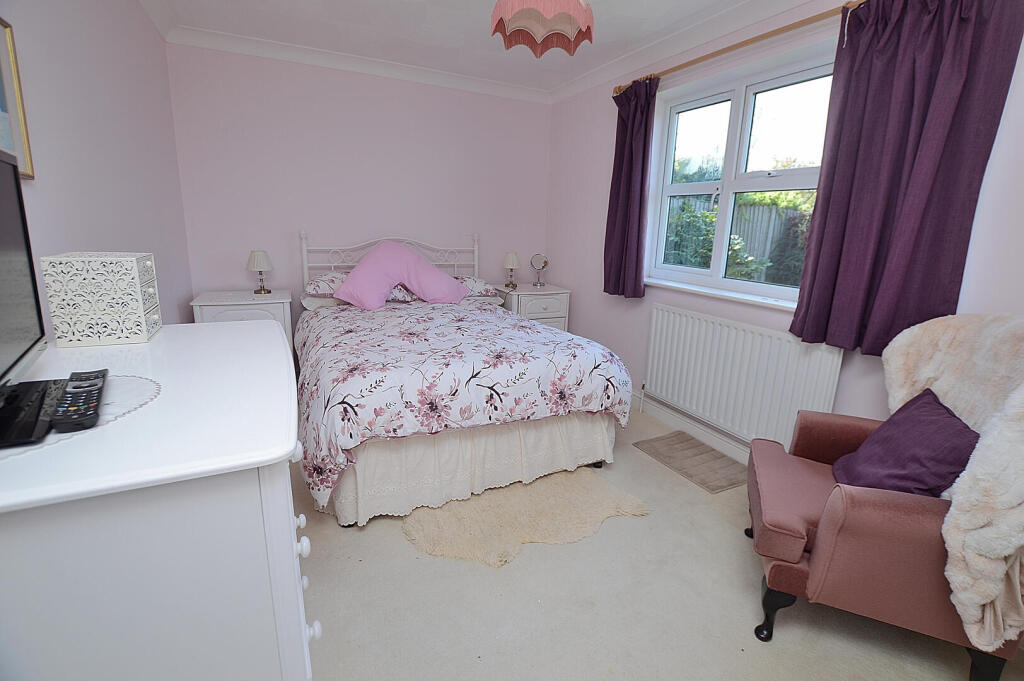House in East Lindsey, Viking Estate, Woodhall Spa - More