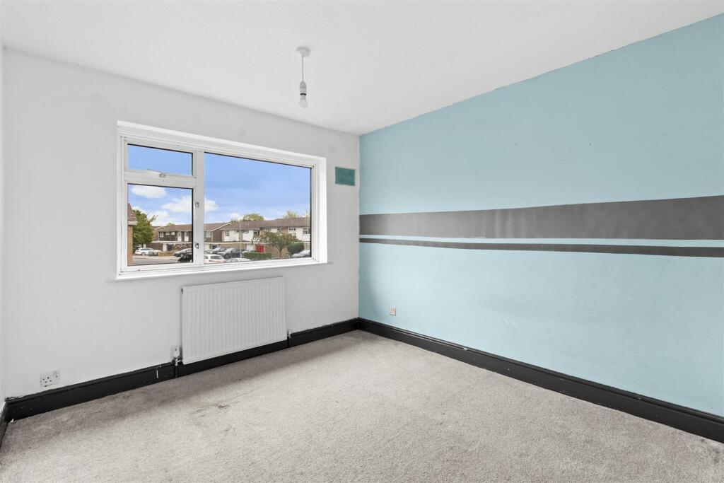 House in Hemel Hempstead - More