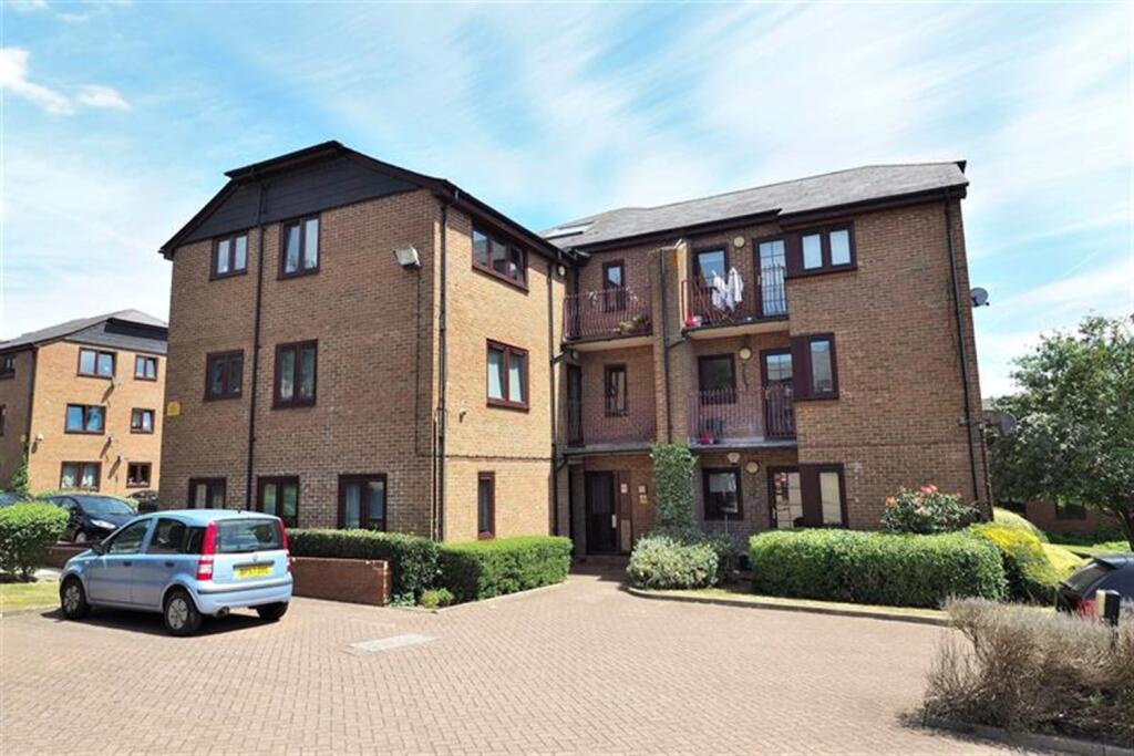 Main image of property: Cedar Close, Buckhurst Hill, IG9