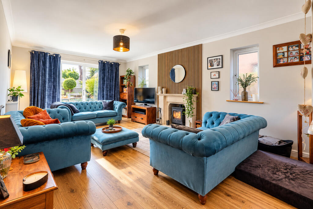 House in Rochford, Hockley - View 4