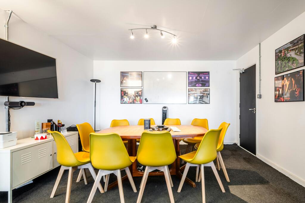 Hancock 5 U5 Low Res 1.jpg