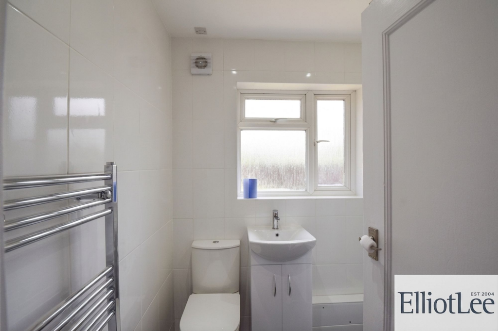 Apartment in London, London Borough of Harrow - View 5