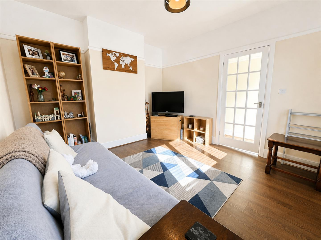 House in Gosport, Lee-on-the-Solent - View 3