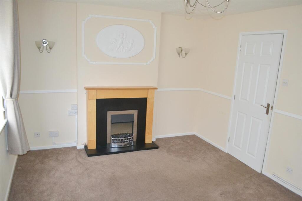 Redwood Avenue, Dudley photo 2