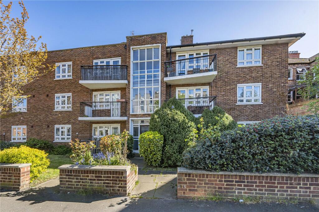 Main image of property: 35 Coombe Road, New Malden, KT3