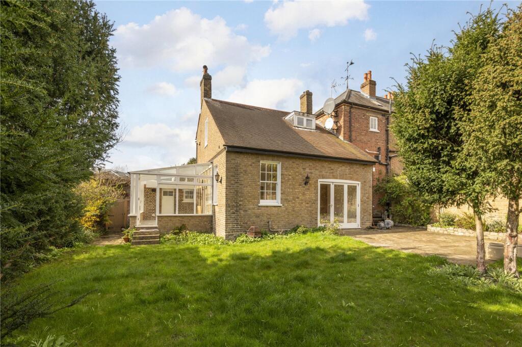 Main image of property: Warren Rise, New Malden, Surrey, KT3