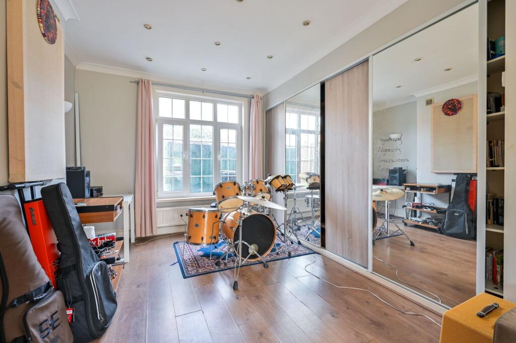 House in London - View 4