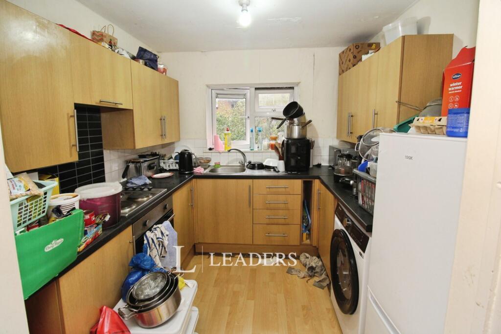 Kirkstall Place, Oldbrook, Milton Keynes photo 4