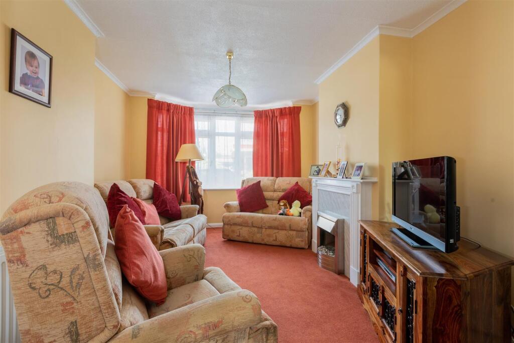 Cookham Road, Maidenhead - View 4