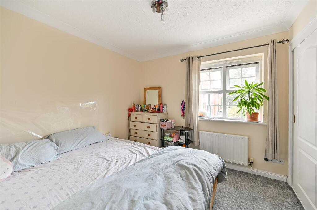 Apartment in Reading - View 4
