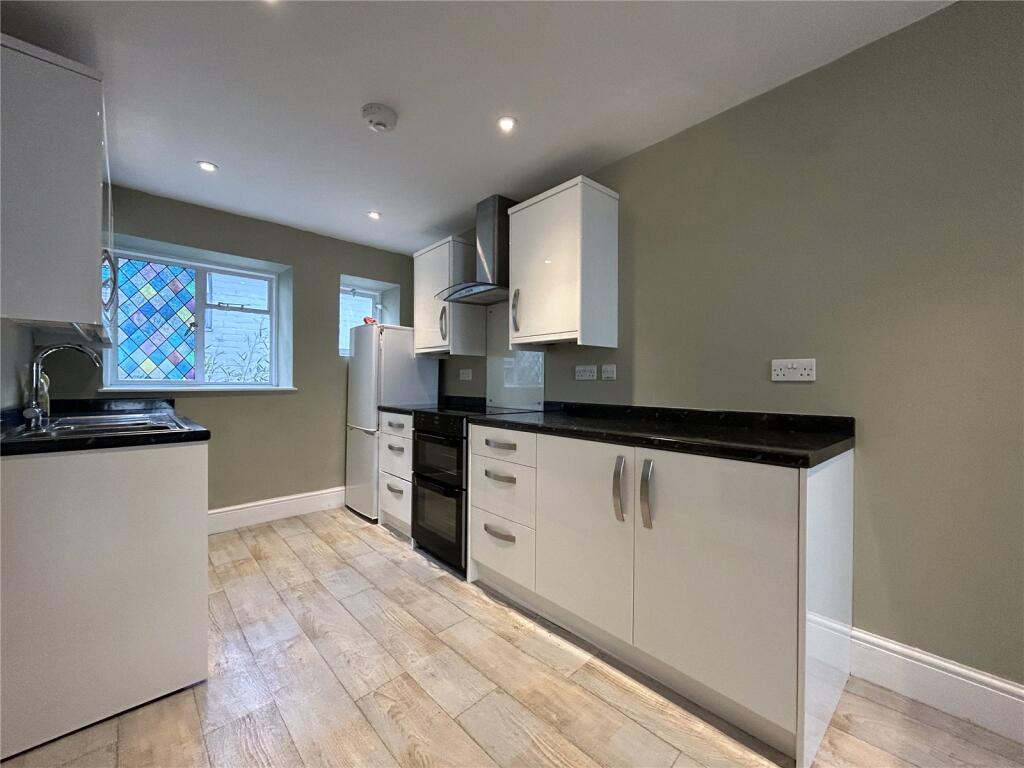 Apartment in Taunton - View 4