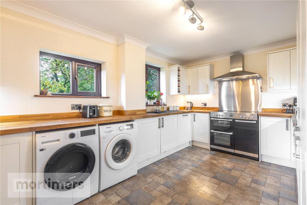 Kestrel Drive, Darwen, Lancashire, BB3 photo 2