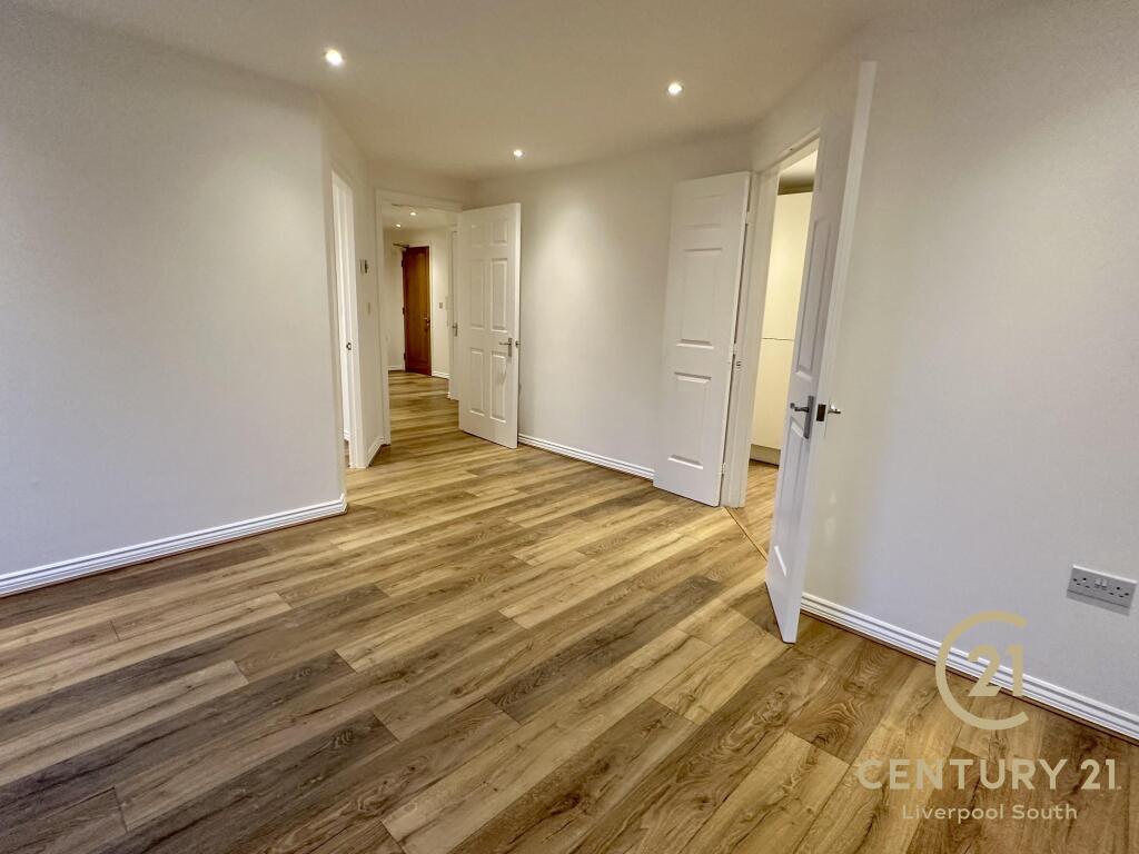 Apartment in Liverpool - More