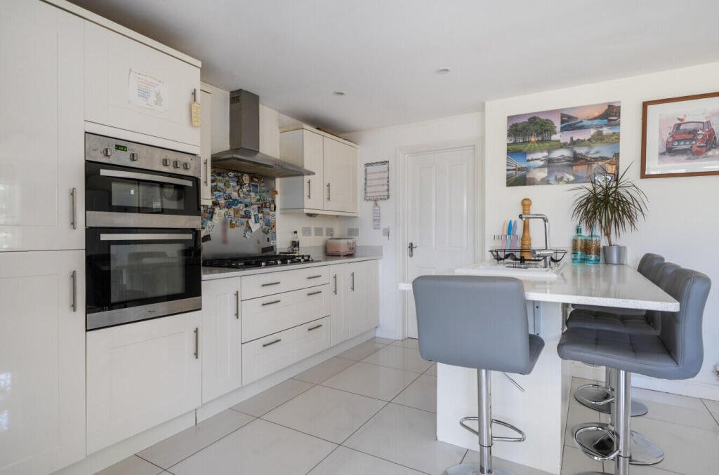 Collett Road, Norton Fitzwarren, Taunton photo 3