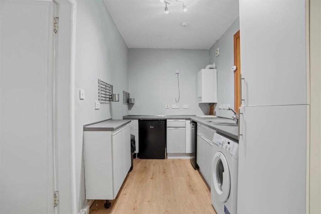 House in Paisley, Renfrewshire - View 4