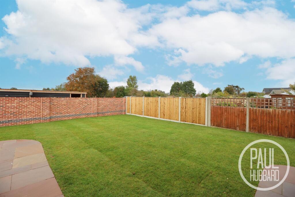 3-bed detached on Beccles Road, Lowestoft, NR33, £440,000