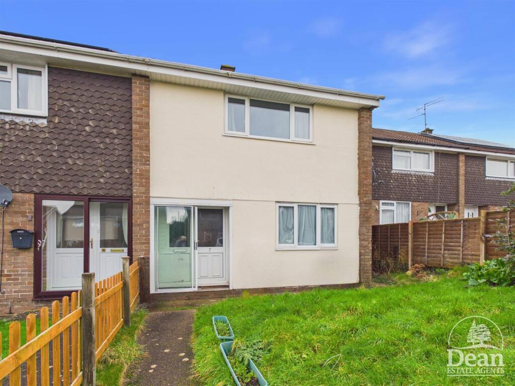 2-bed semi-detached on Worcester Road, Cinderford, £150,000