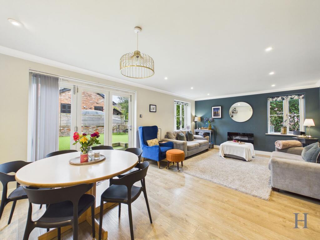 South Bank Close, Alderley Edge, SK9 photo 3